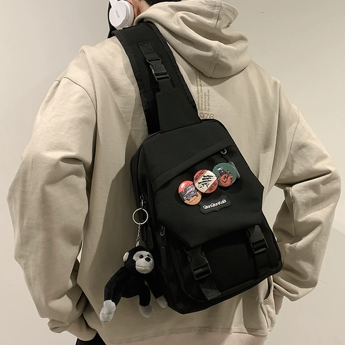 Вместительная и большая сумка через плечо