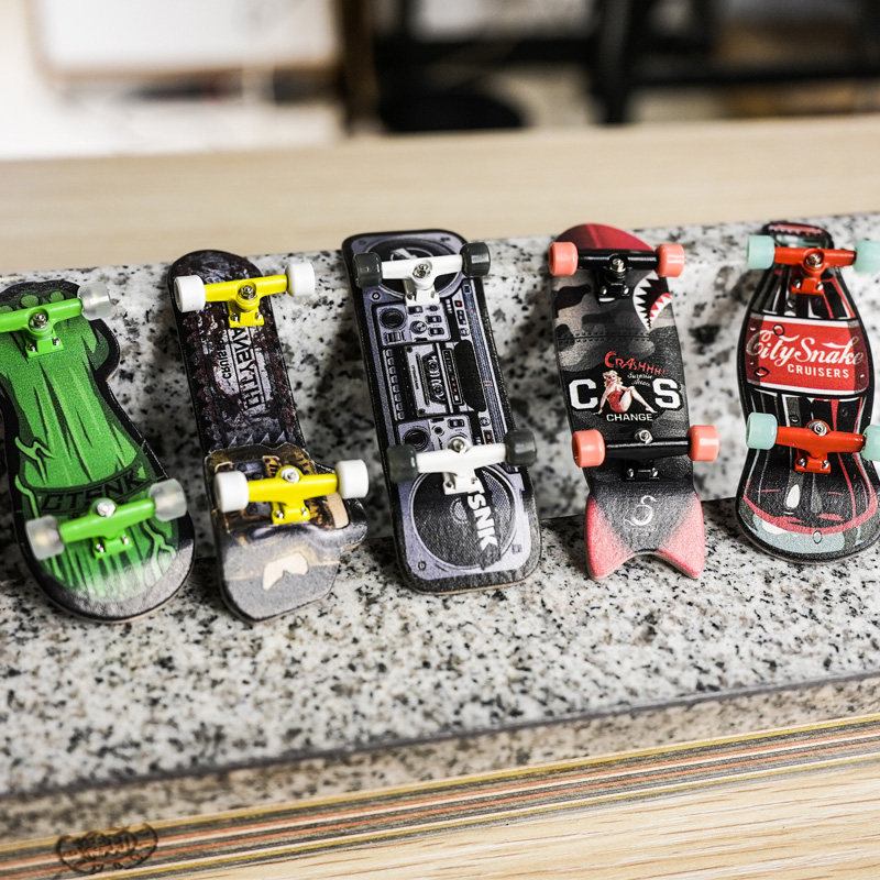 Turn the Team joint skateboard professional grade skateboard alien co