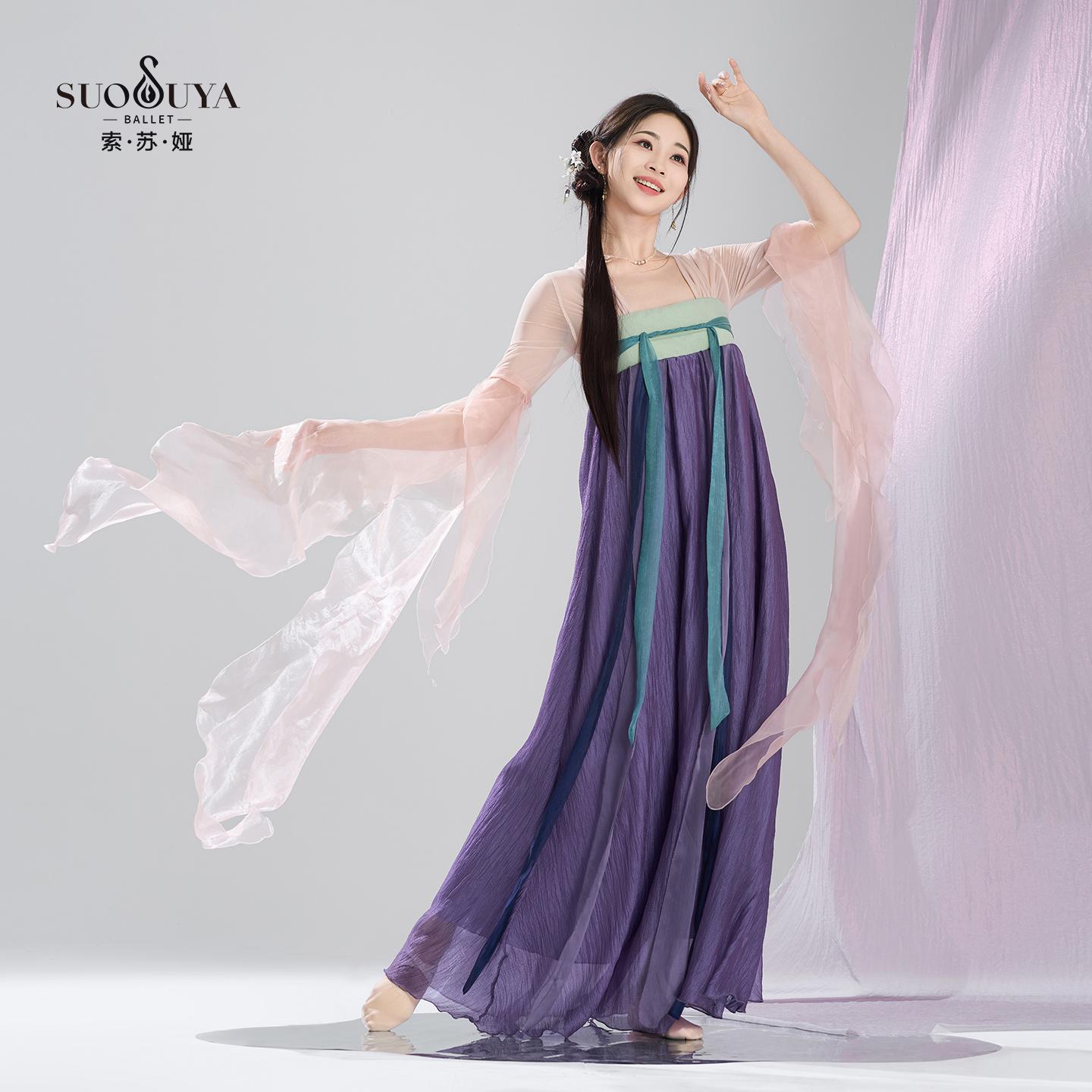 索苏娅古典舞服：东方仙气飘逸，舞台上的绝美存在✨