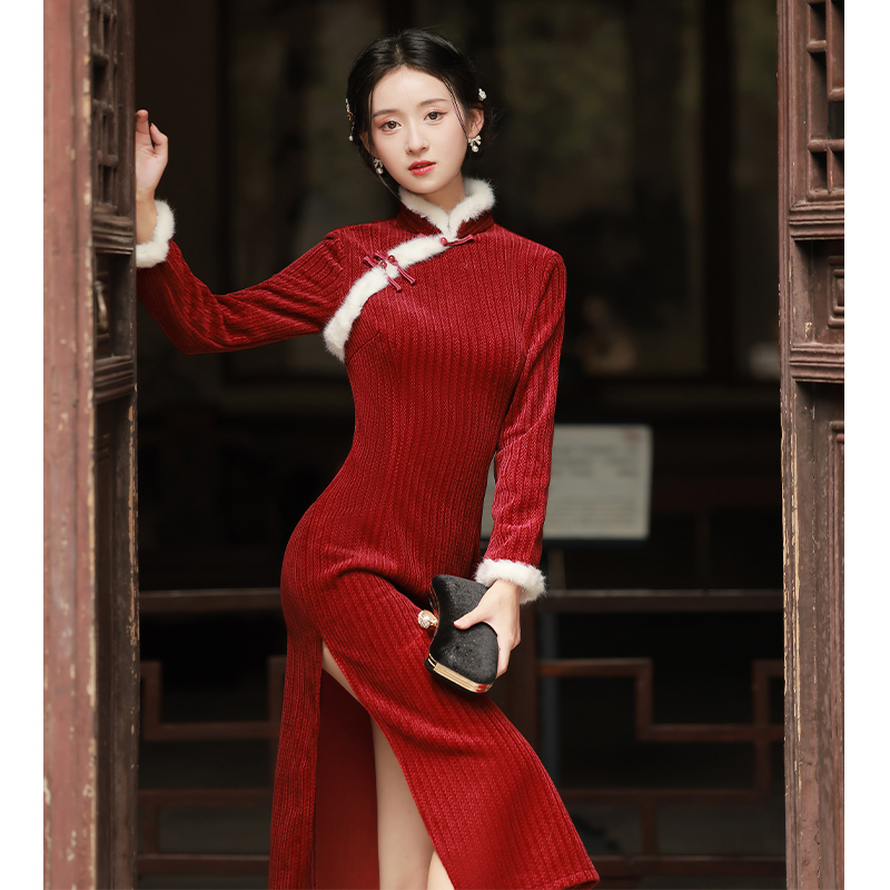 Red cheongsam, elite lightweight wedding dress, increased thickness, 2023 collection, light style Red cheongsam, elite lightweight wedding dress, increased thickness, 2023 collection, light style