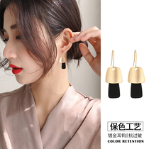 French summer earrings female sterling silver 2021 New Tide fairy Qi light luxury ear hook advanced allergy ear decoration