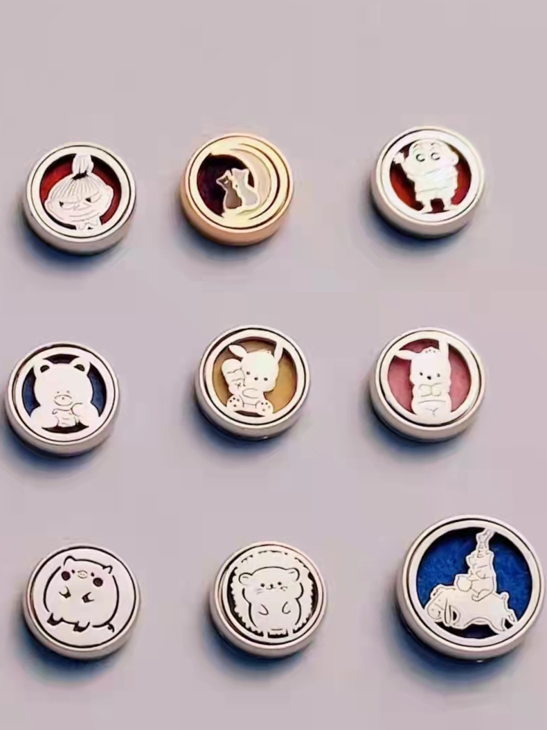 Corner biological little partner Qi ear magnet suction essential oil perfume mask with aromatherapy buckle cartoon fragrance expansion buckle