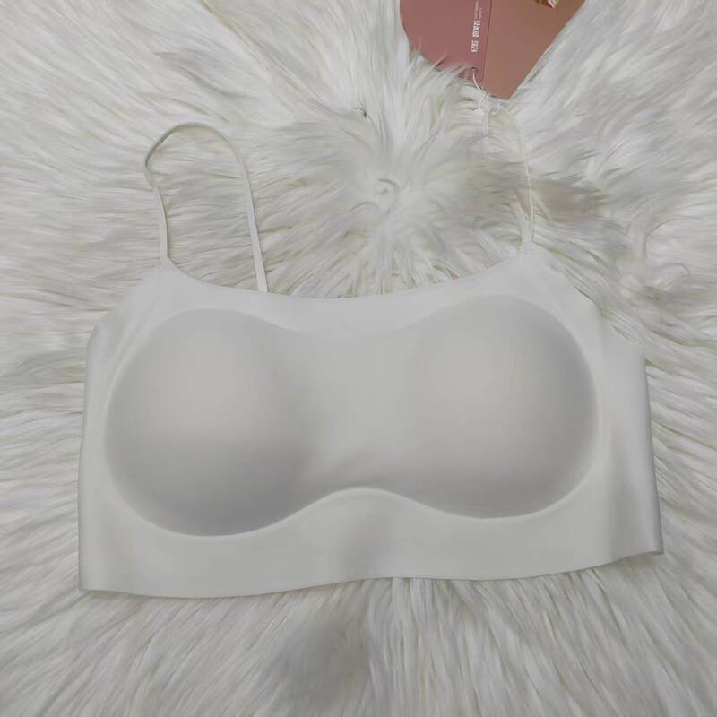 Chacha Recommends the Yuba Sha Bx2288 Seamless Bra for Women with Small Busts, a Push-Up Tank Top, and a Strapless Bra for Layering