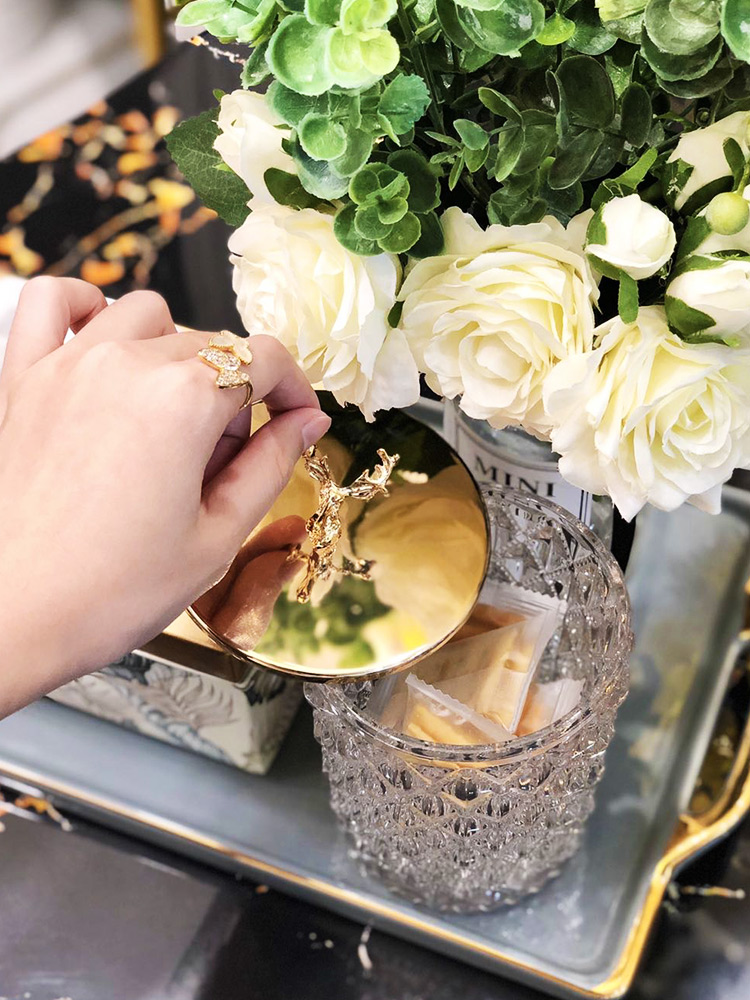 Nordic light luxury storage tank European creative toothpick Cotton swab storage box Living room coffee table Glass decoration Candy can