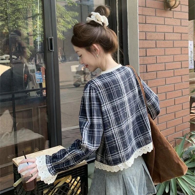 Korean-Style Lace-Trimmed Plaid Shirt for Women, Early Autumn New Style, Loose Fit, Age-Reducing, Versatile Blouse Top
