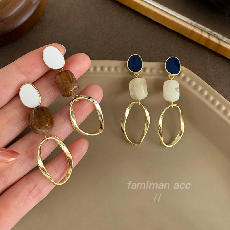 Hong Kong style retro long version earrings high-end earrings female Korean temperament fashion cool wind earrings earrings without pierced ear clips