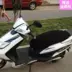 Xe máy điện bọc ghế ô tô phổ thông chống thấm nước đệm ắc quy ô tô bọc ghế chống nắng xe đạp - Đệm xe máy