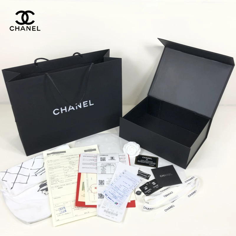 Chanel, pack, handheld gift box, cloth bag, Birthday gift