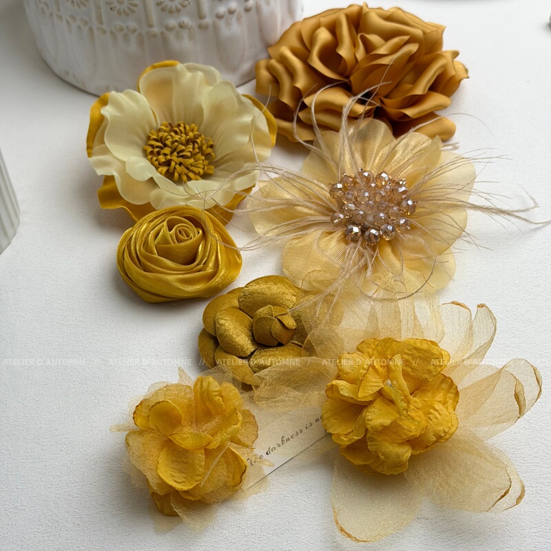 Retro Golden Yellow Tulle Crystal Feather Brooch, Gentle and Flowing Brooch, Hairpin for Women, Gentle Dopamine, Versatile