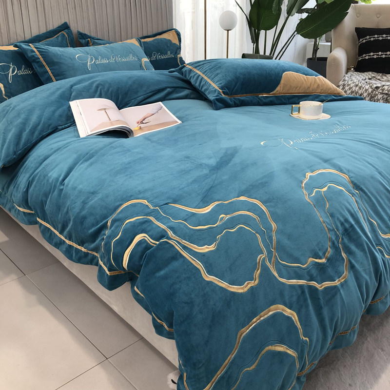 Light luxury thickened crystal velvet warm coral baby velvet four-piece winter bedding milk velvet 1 8m bedding