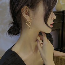 Earrings retro port style high-grade atmosphere suitable for round face earrings 2021 New Tide exaggerated earrings ear studs