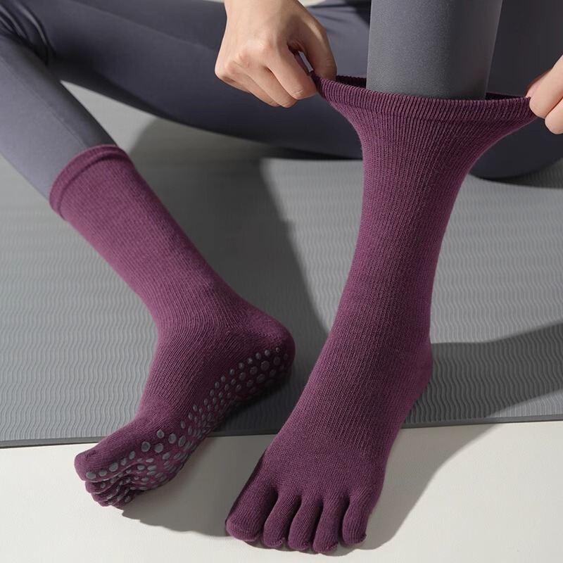 High-End Professional Yoga Socks for Women with Five Toes, Non-Slip Socks, Split-Toe Fitness and Pilates Long Socks