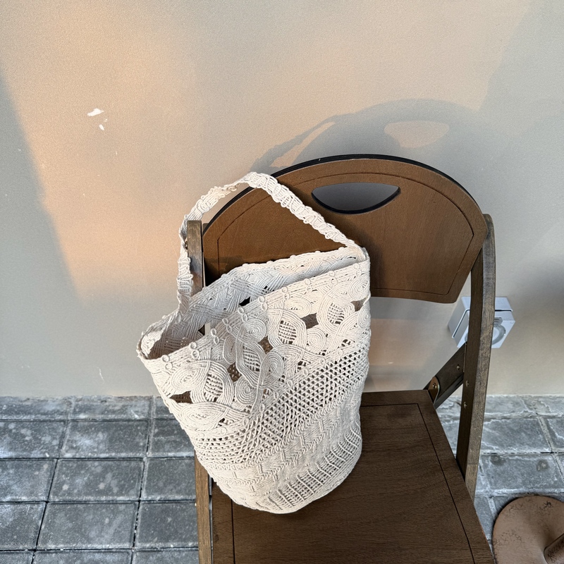 Nora Diary Retro Style Woven Cut Out Large Capacity Bucket Bag Single Shoulder Holiday Style Beach Tote Bag