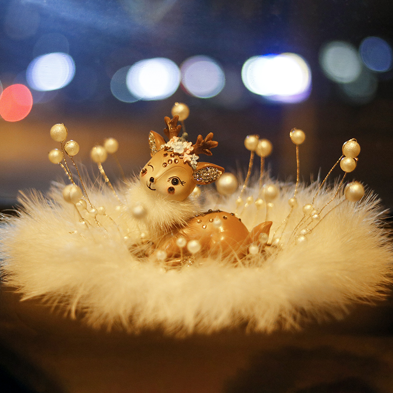 Car decoration interior decoration high-grade creative car supplies Daquan net red car interior goddess cute female