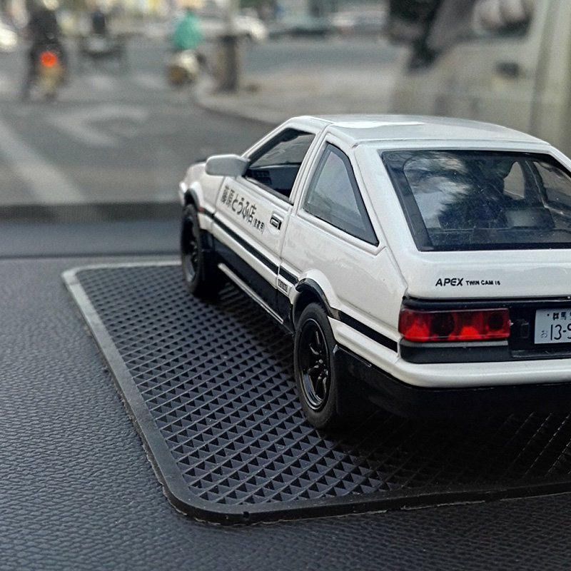 AE86 car ornaments headline D Tide brand net red male high-grade metal car model car jewelry zeolite aromatherapy