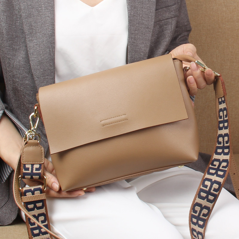 Bag women's 2022 new large-capacity high-end Western style soft leather bag women's messenger bag genuine leather cowhide women's bag in the bag