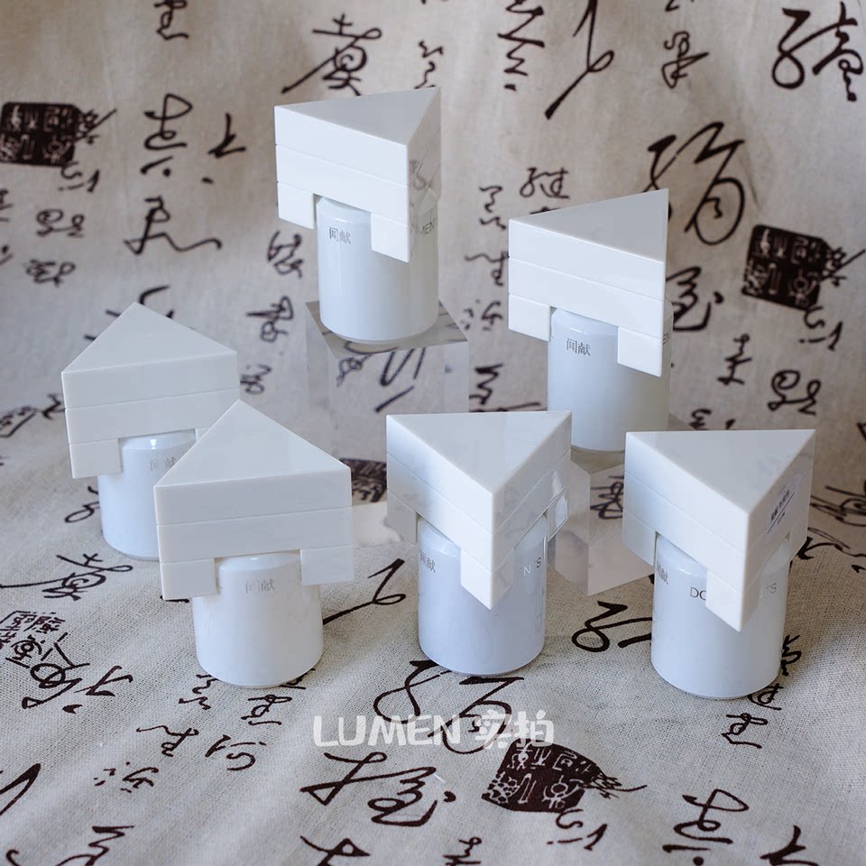 Mẫu nước hoa Wenxian: Hương tuyết tùng bất tử, mùi hương đầu tiên của mùa thu hoạch sớm, tinh chất hương thơm nhẹ nhàng, hương thơm thân mật, tiếng vọng của đêm, nằm trên mặt đất.