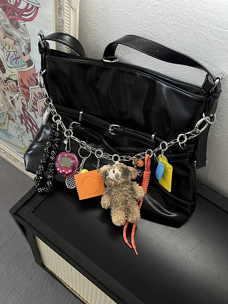 JUSSING Maximalist Bear Chain Charm: Elevate Your Bag Style - Detail image 2