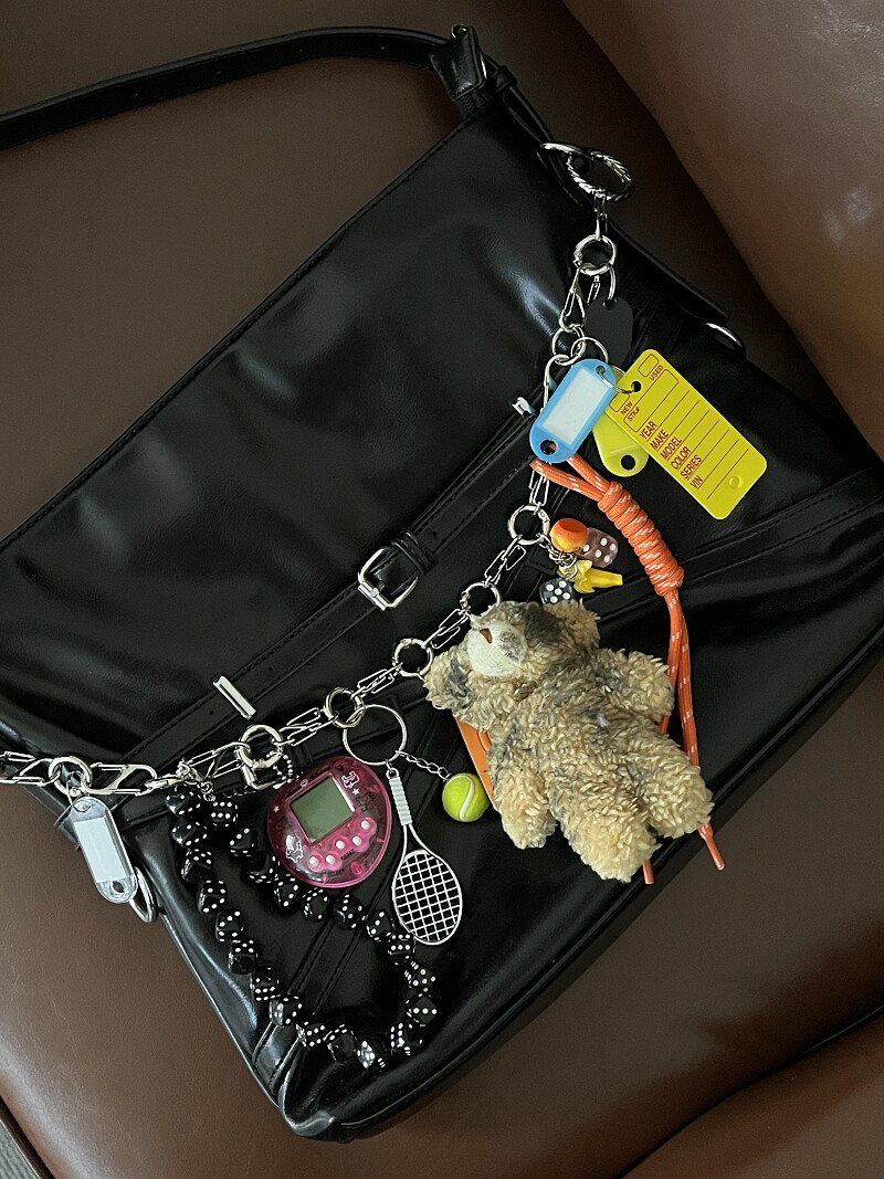 JUSSING Maximalist Bear Chain Charm: Elevate Your Bag Style - Detail image 4
