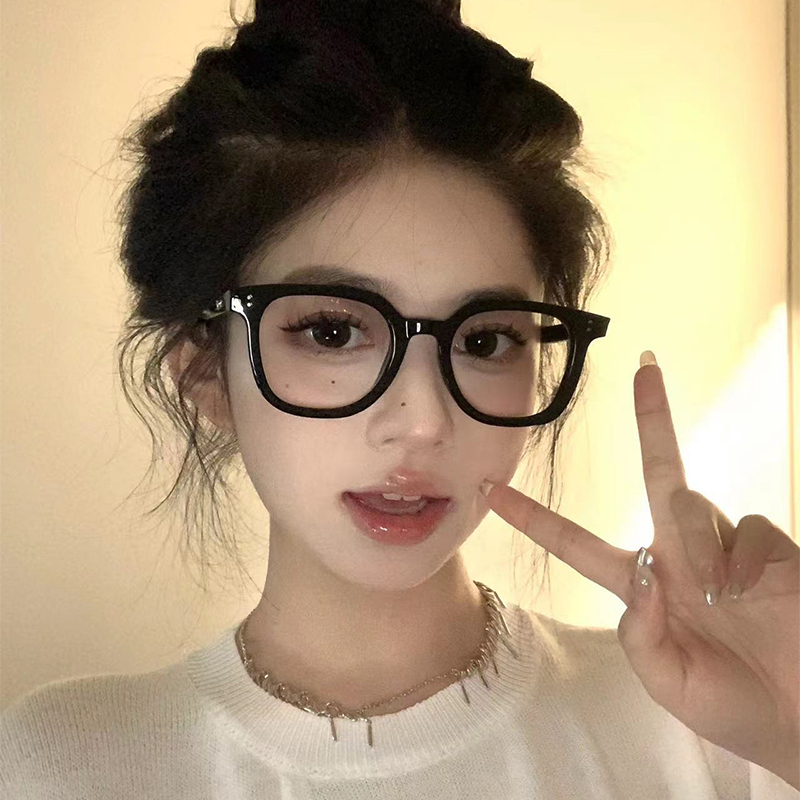 Ultra-Light Black Frame Plain Glasses for Women, Can Be Fitted with Prescription Lenses, Blue Light Blocking, Suitable for Large Faces, Slimming Square Frame, Korean Style Eyeglass Frames