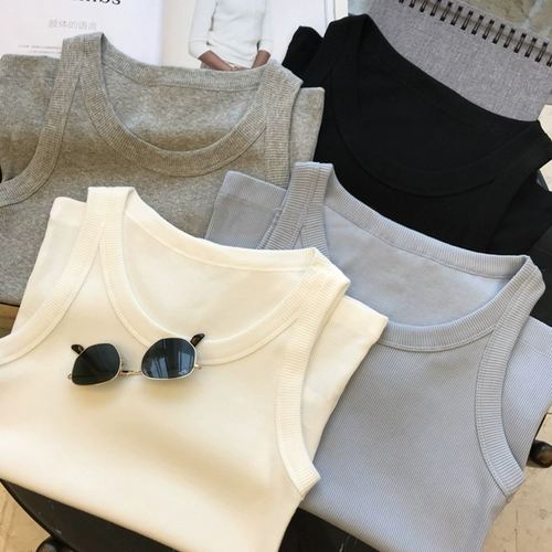 Белая майка топ без рукавов, по фигуре, красивая спина