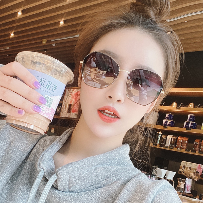 Sunglasses women summer sunscreen 2021 new big face round face net red anti-ultraviolet polarized light thin sunglasses
