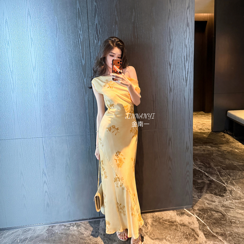 Jin Nanyi Tall French-Style V-Neck Bodycon Long Sleeveless Dress Slim Fit Summer Long Dress for Women Jin Nanyi Tall French-Style V-Neck Bodycon Long Sleeveless Dress Slim Fit Summer Long Dress for Women