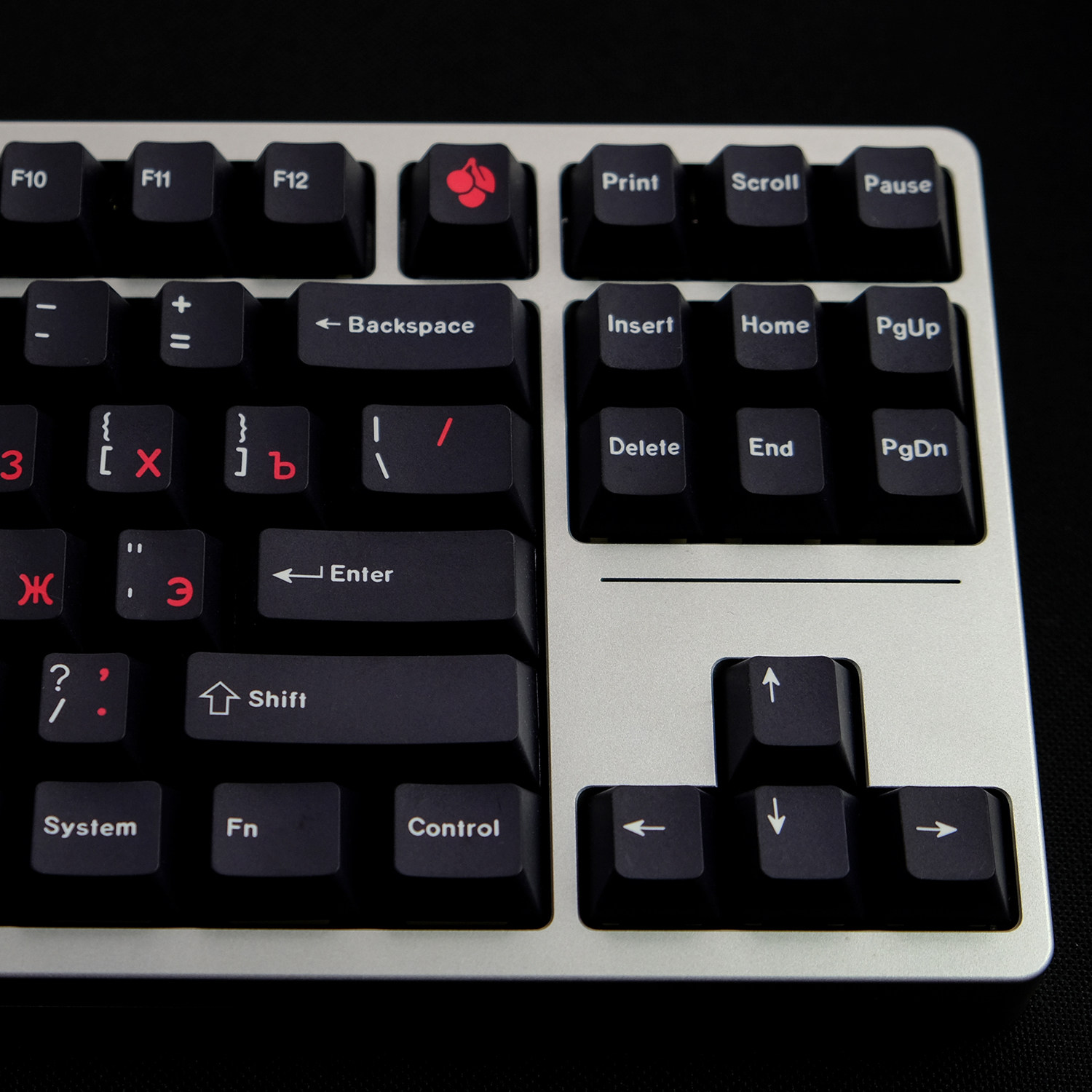 1 Set GMK WOB Red Cyrillic Keycaps PBT Dye Subbed Keycap Black Red