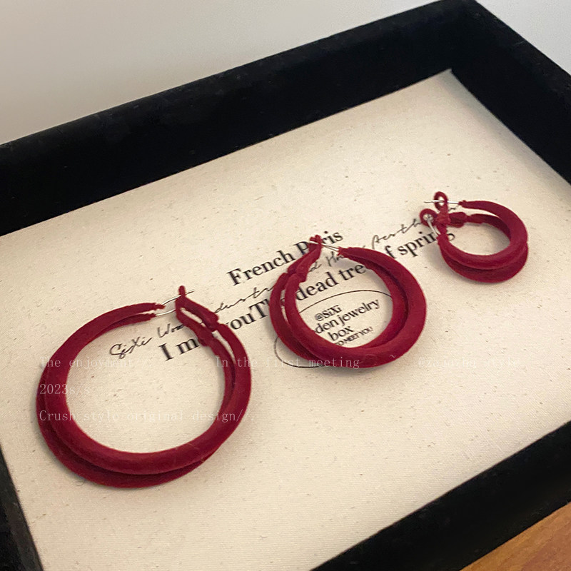 Серьги 安可拉红色植绒耳圈女高级感覆古港风新年耳饰品2025新款爆款耳环 OTHER