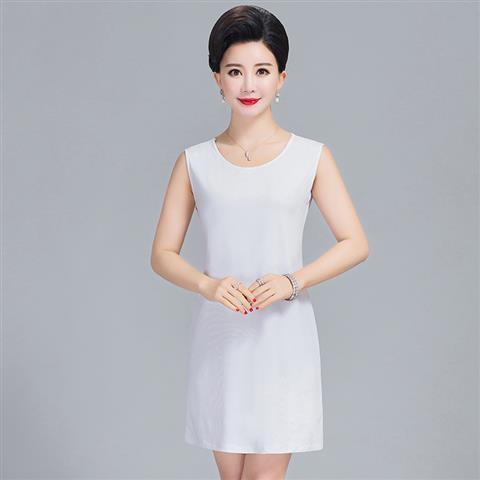  3XL+01 in white  