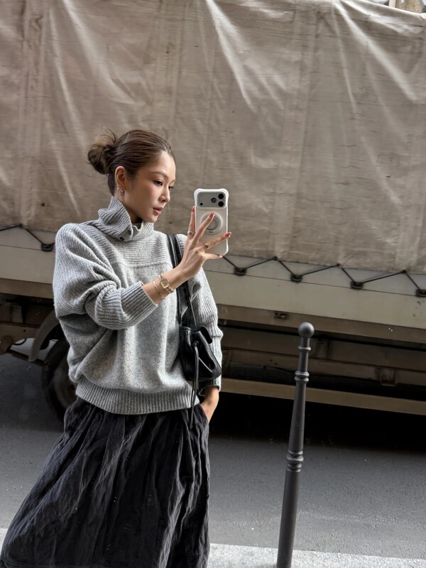 Nana's Same Style Cot26Fw New High-Neck Batwing Sweater Knit Top Nana's Same Style Cot26Fw New High-Neck Batwing Sweater Knit Top