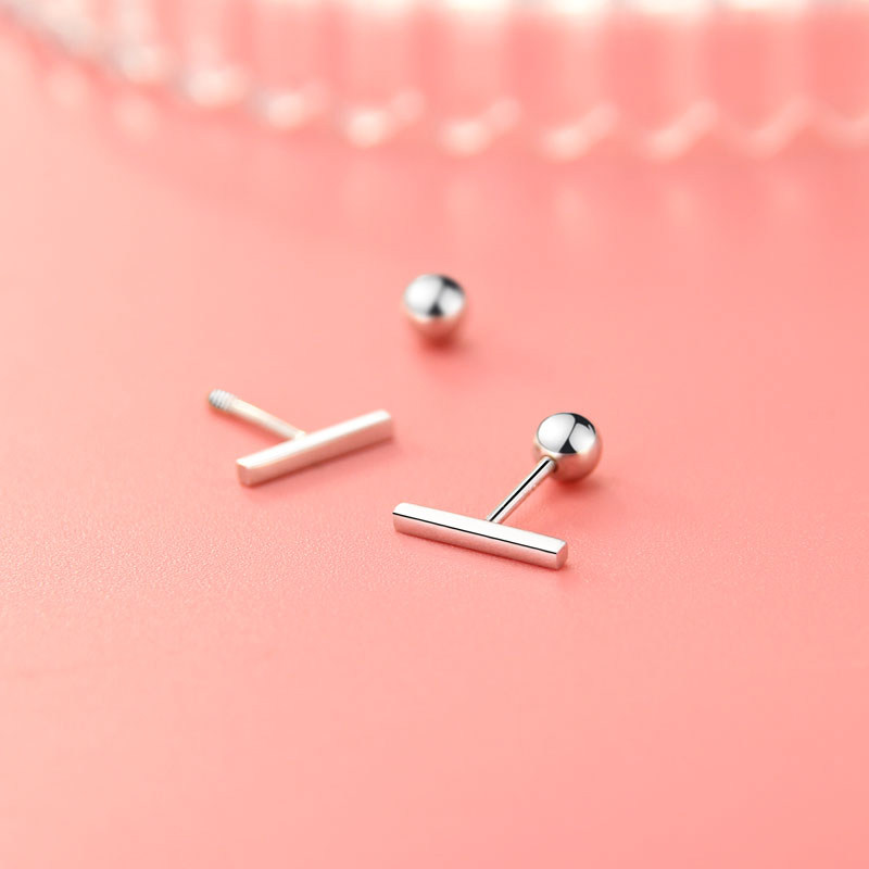 A word screwear needle female pure silver minimal refined and small sleep without picking ear decoration cold air 2022 new tide