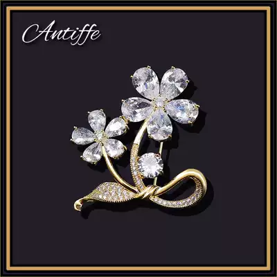 Simple flower brooch high grade female ins tide Joker corsage exquisite atmosphere suit pin luxury sweater accessories