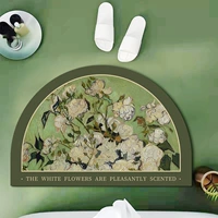 Полу -белый пион