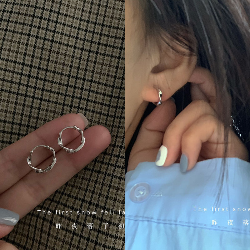 South Korea East gate simple ear ring female summer 100 hitch to sleep without picking up a small crowd design feeling earring earrings-Taobao