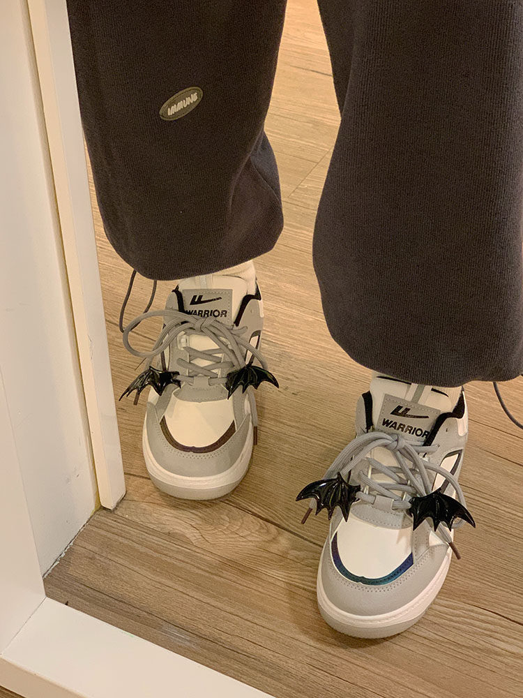 Yixiao original rebound explosion kitten paw shoes girl 2023 new spring small crowd thick sole casual shoes