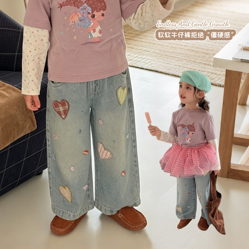 [Recommended by the Host] Girls' Autumn Loose Straight-Leg Everyday Soft Denim Pants with Heart Patches - 115027