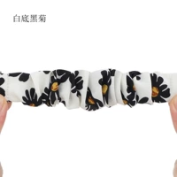 Белая хризантема