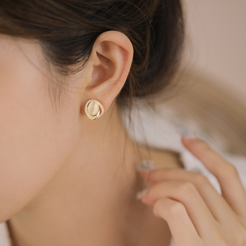 Opal earrings high-end sense of small and exquisite light luxury small ear needles female temperament ladies new micro-inlaid zircon earrings