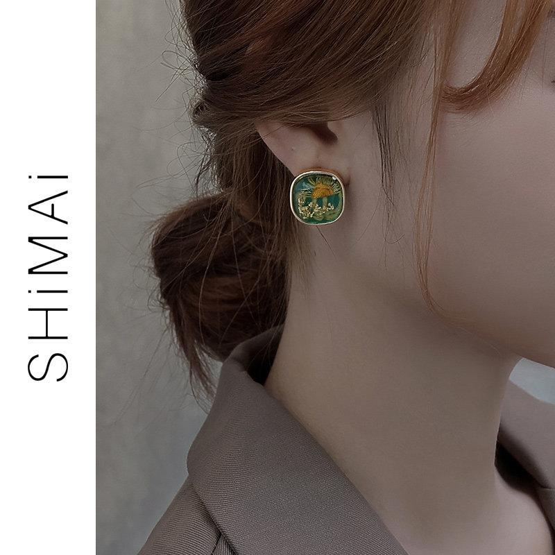 Retro Ear women's small crowdsourced design 2022 New wave light and luxurious Dry Flowers Advanced Delicacy 100 Hitch Wear