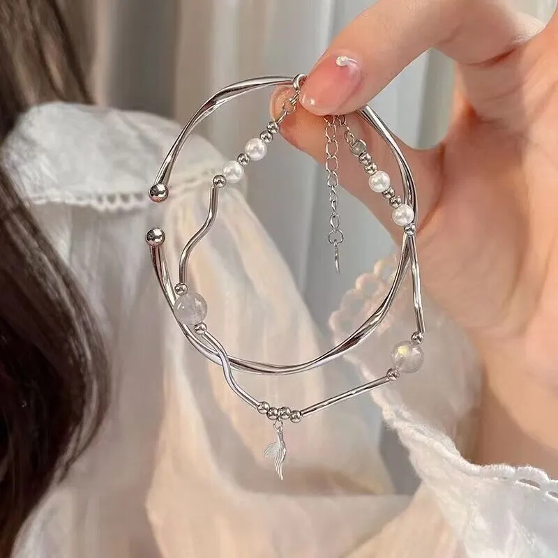 Fishtail Niche Hand Jewelry Us Versatile Bracelet Design Layered Mobi Women's Hands Bracelet with Elegant and Moonlight Stylish