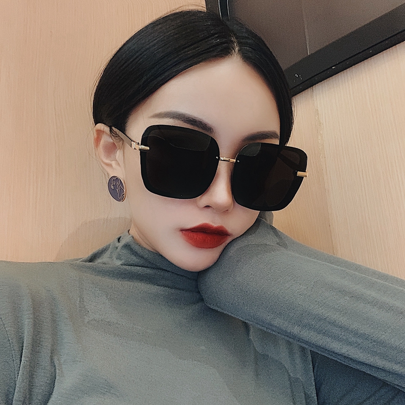 Oversized frame black square polarized sunglasses female big face slimming net red personality all-match anti-UV sunglasses trend