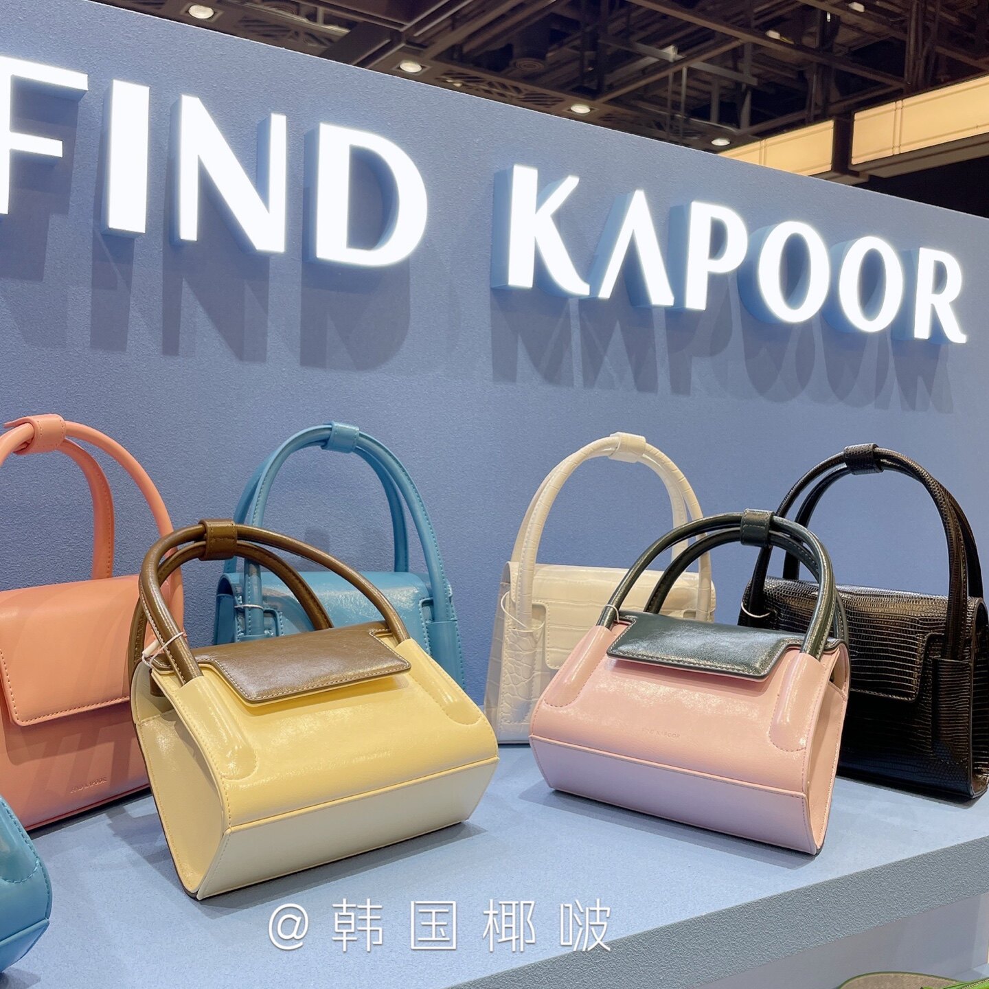 Korean Yebo FIND KAPOOR direct mail car Jingyuan with the same style of crocodile pattern candy color cross-body handbag