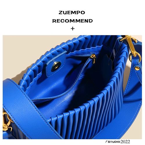 Небольшая дизайнерская кожаная вместительная и большая сумка на одно плечо, из натуральной кожи, изысканный стиль