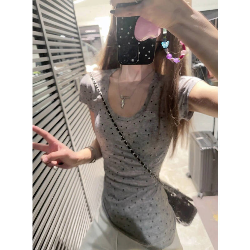Gray U-Neck Regular Shoulder Polka Dot Short-Sleeve T-Shirt for Women, Summer Pure and Sweet Spicy Girl Inner Wear Base Shirt, Slim-Fit Short Top