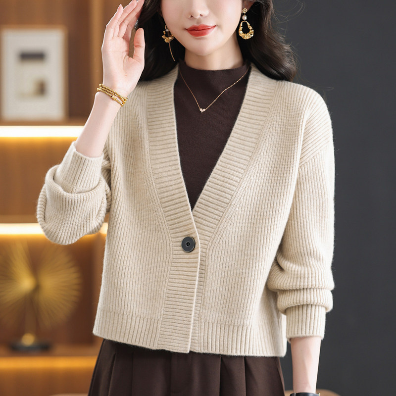 Fashionable and Authentic New Style Versatile Sweater Jacket for Women, Short Top for Petite Figures, Spring and Autumn Cashmere Knit Cardigan