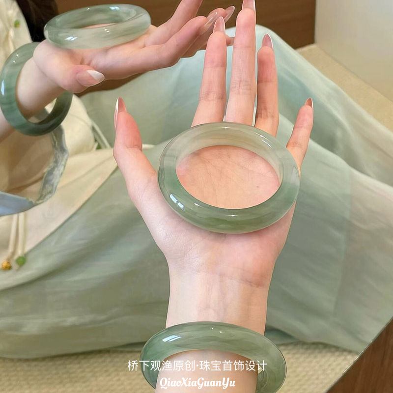 Tianshan Green Jade Bracelet, Natural Xinjiang Gold Silk Jade Bracelet, Green Patterned Jade Bracelet, Affordable Alternative to Genuine Products, Suitable for Gift Giving Tianshan Green Jade Bracelet, Natural Xinjiang Gold Silk Jade Bracelet, Green Patterned Jade Bracelet, Affordable Alternative to Genuine Products, Suitable for Gift Giving