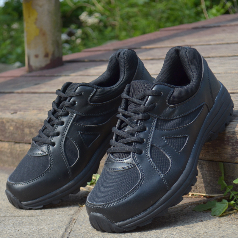 Black Training Shoes for Men, Outdoor Ultra-Light Military Training Shoes, Security Duty Physical Fitness Shoes, Autumn and Winter Fleece-Lined Low-Top Running Shoes, Genuine