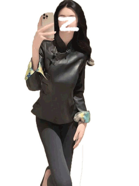 Chinese-Style New High-End Leather Jacket with Traditional Chinese Buttons, Unique Design, Sophisticated and Stylish Long-Sleeve Top