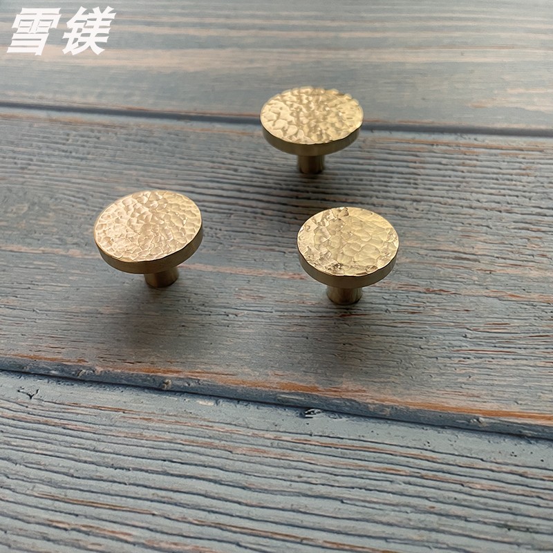 Quality pure handmade hammer stripe brass Chinese style minimalist drawers wardrobe door handle bookcase handle overall cabinet Single-hole round